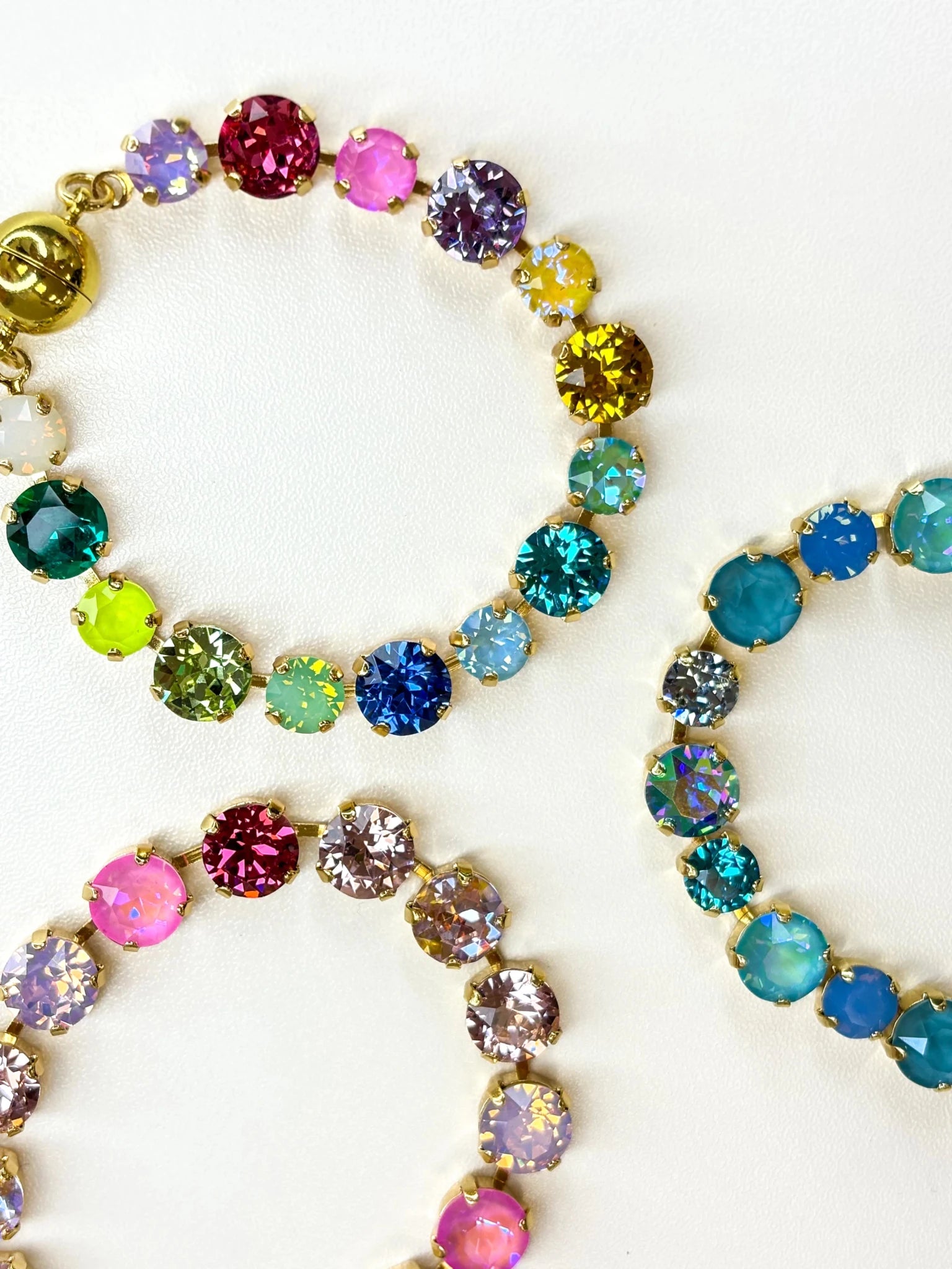 Crystal bead bracelet in a scattered multicolor mix