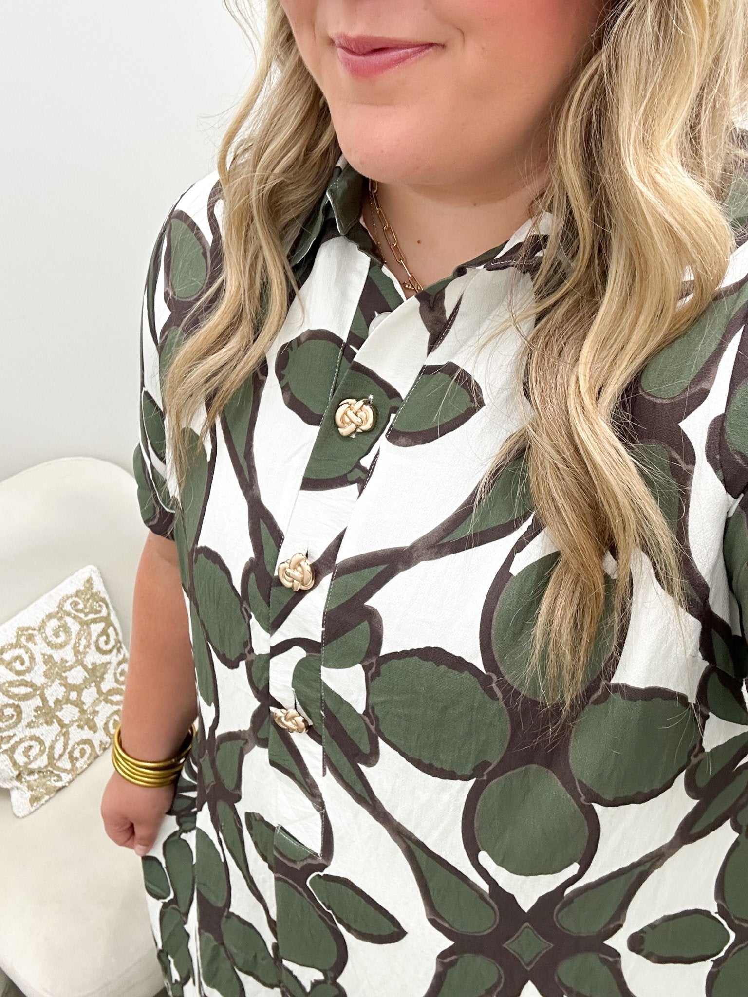 Short sleeve collared midi dress with an allover print