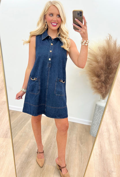 Sleeveless collared dress in a light woven fabric