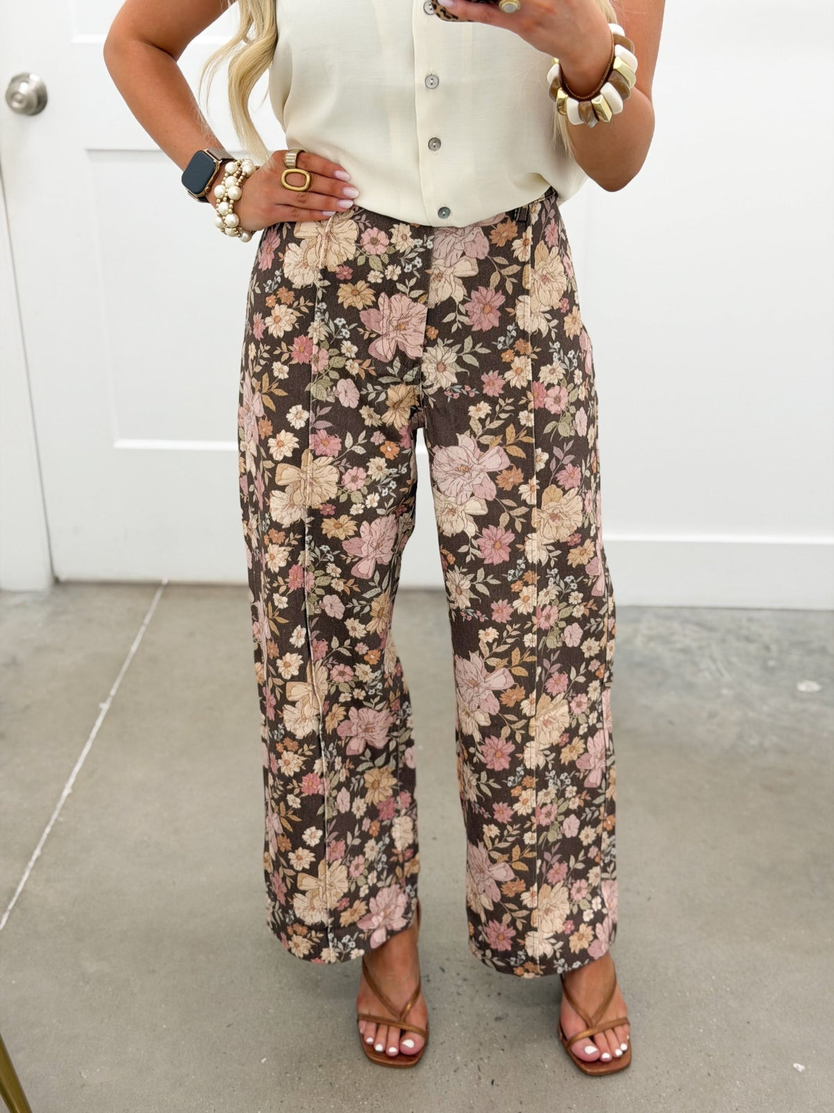 Printed floral pants with a soft drape