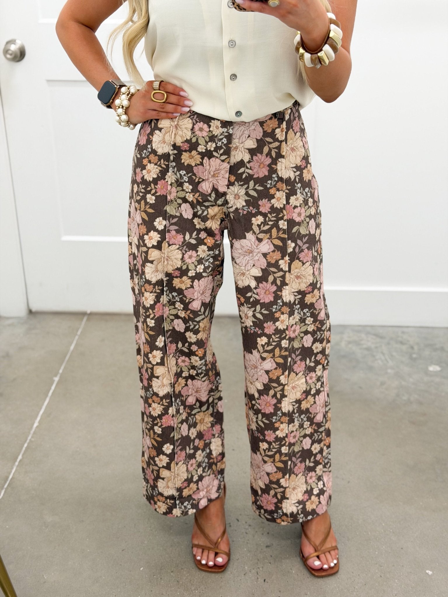 Printed floral pants with a soft drape
