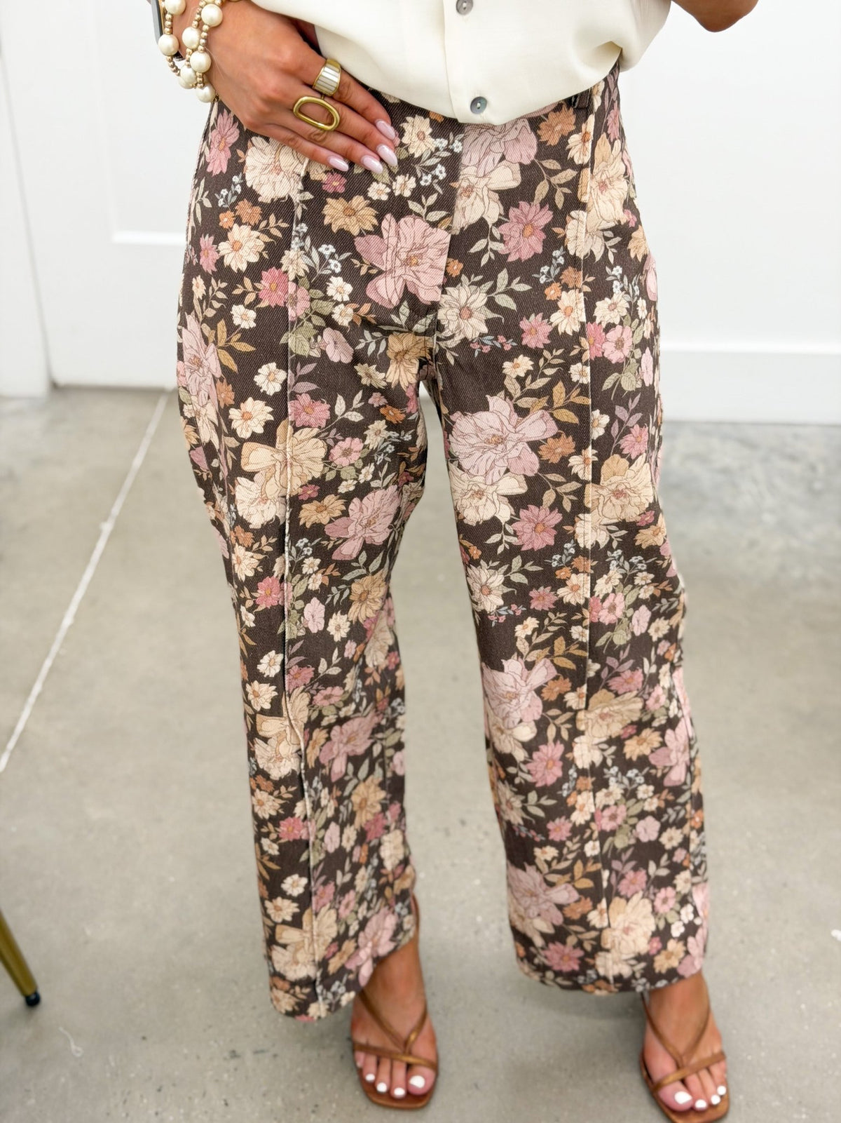 Wide leg floral pants in a lightweight fabric
