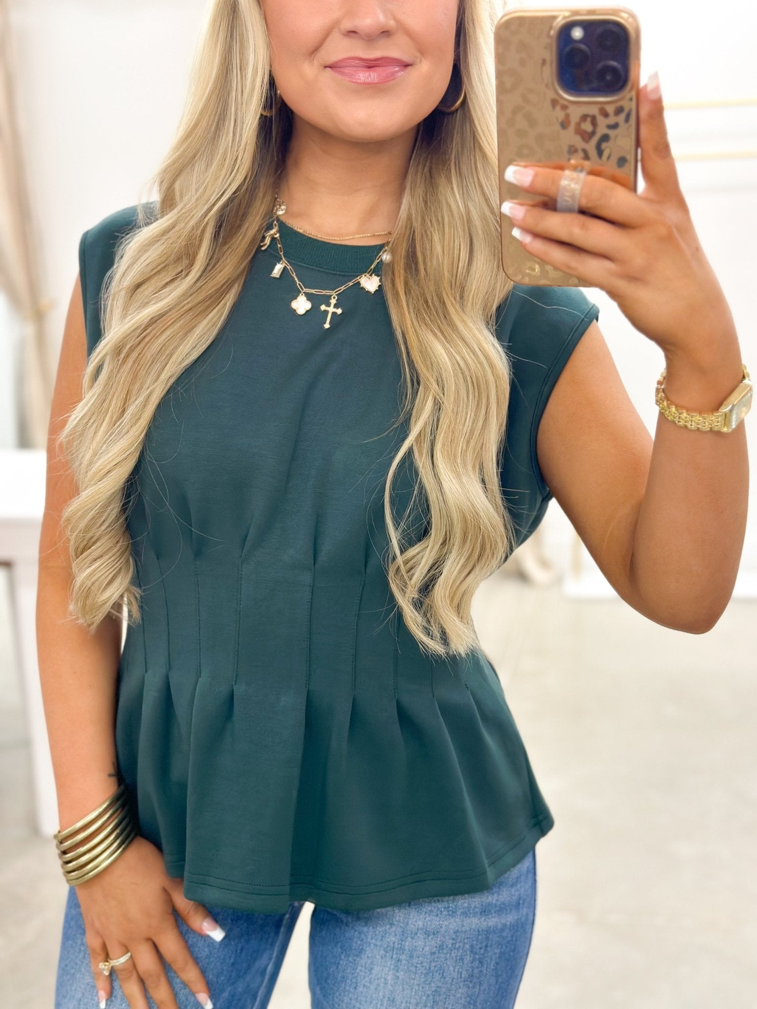 Pleated waist tank with a smooth finish