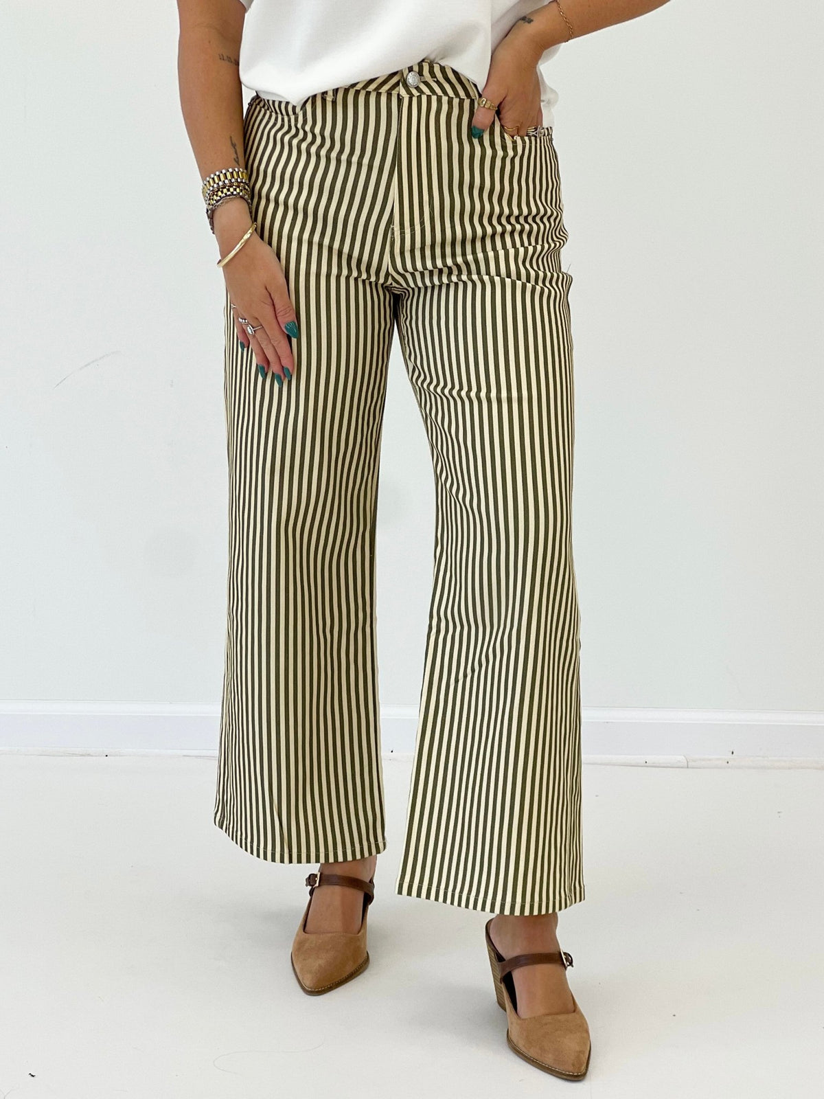 Striped pants with an elastic waist
