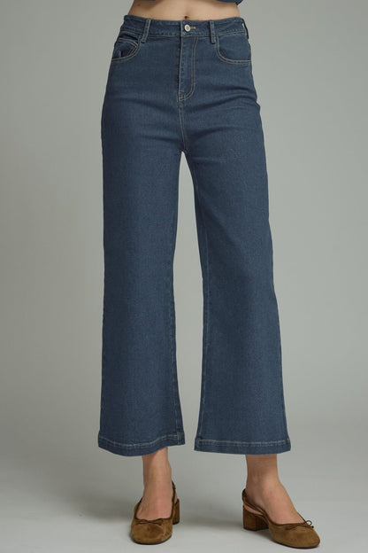Stretch jeans with a full wide leg