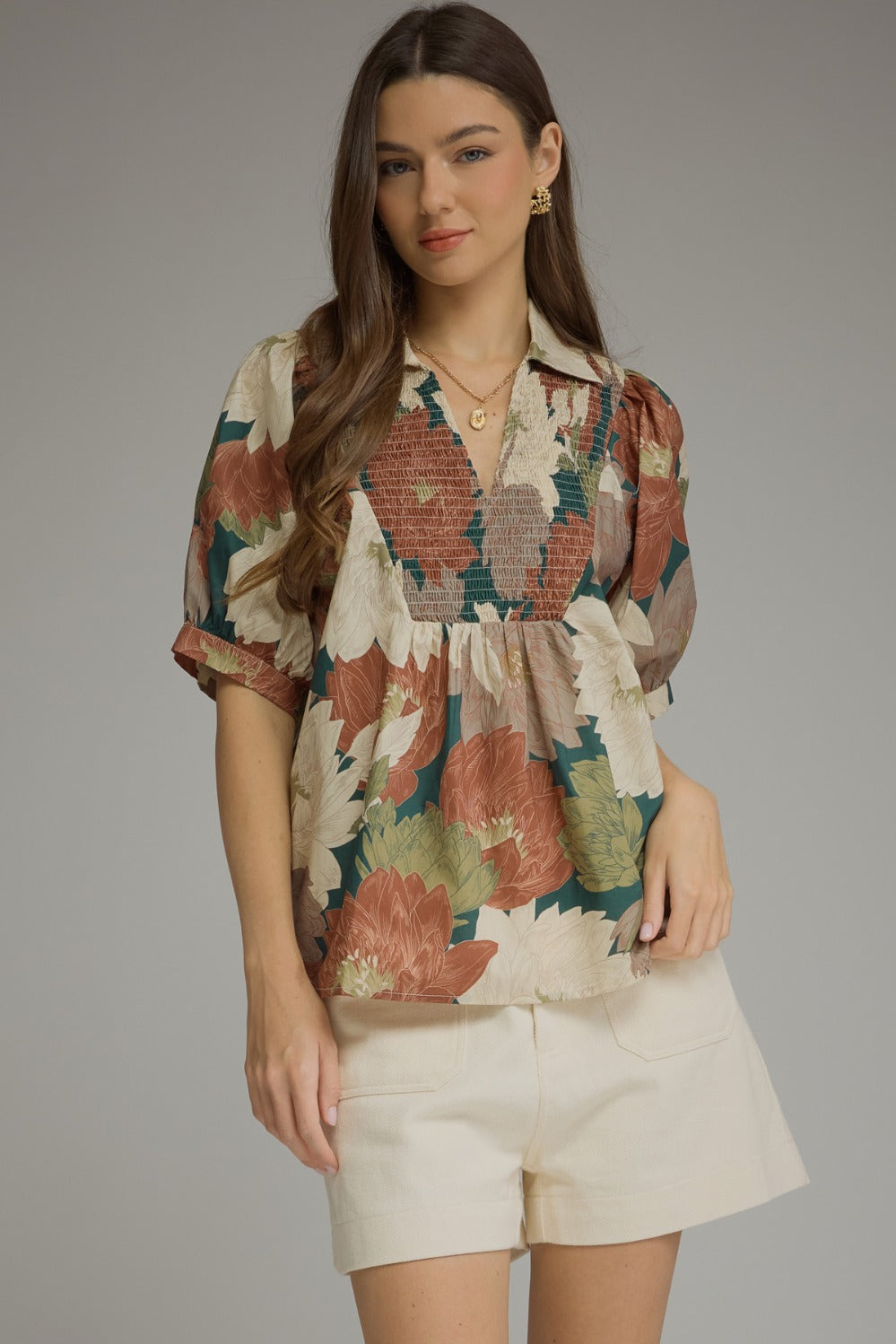 Entro Floral SS Detailed V Neck Top in Teal