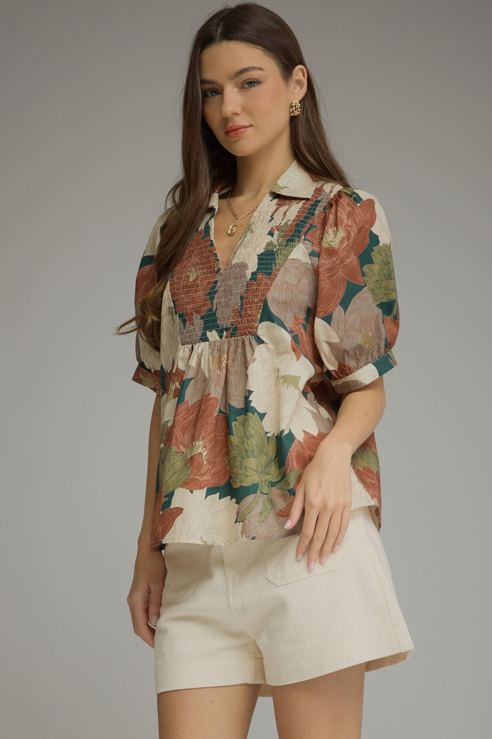 Entro Floral SS Detailed V Neck Top in Teal