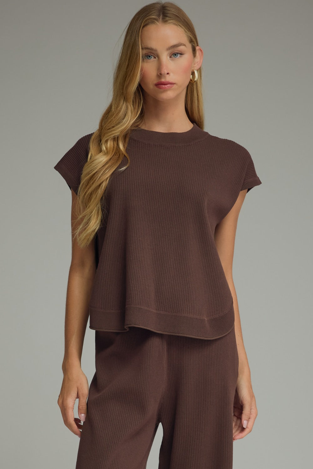 Entro Ribbed Short Sleeve Side Slit Knit Top in Brown