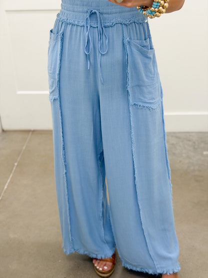 Breezy linen pants with a wide relaxed leg