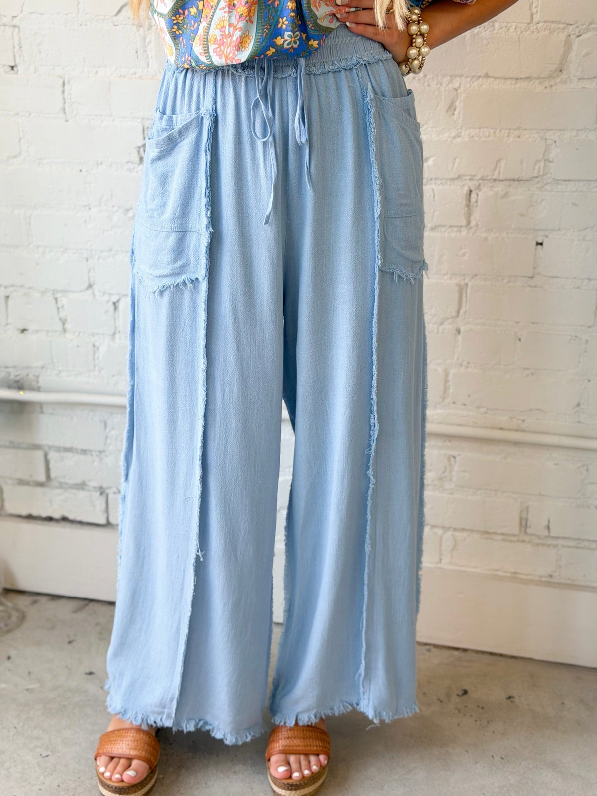 Linen trousers with a slouchy relaxed fit