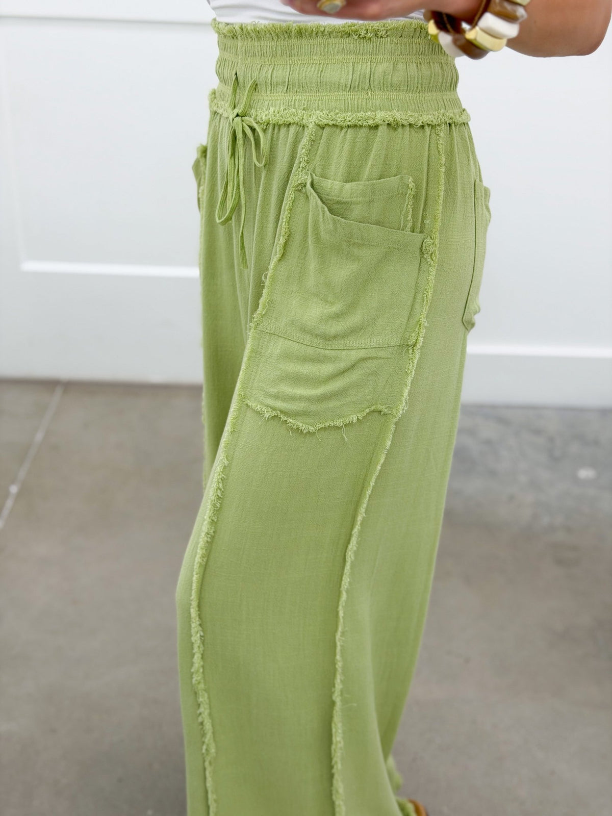 Soft linen pants with a relaxed silhouette