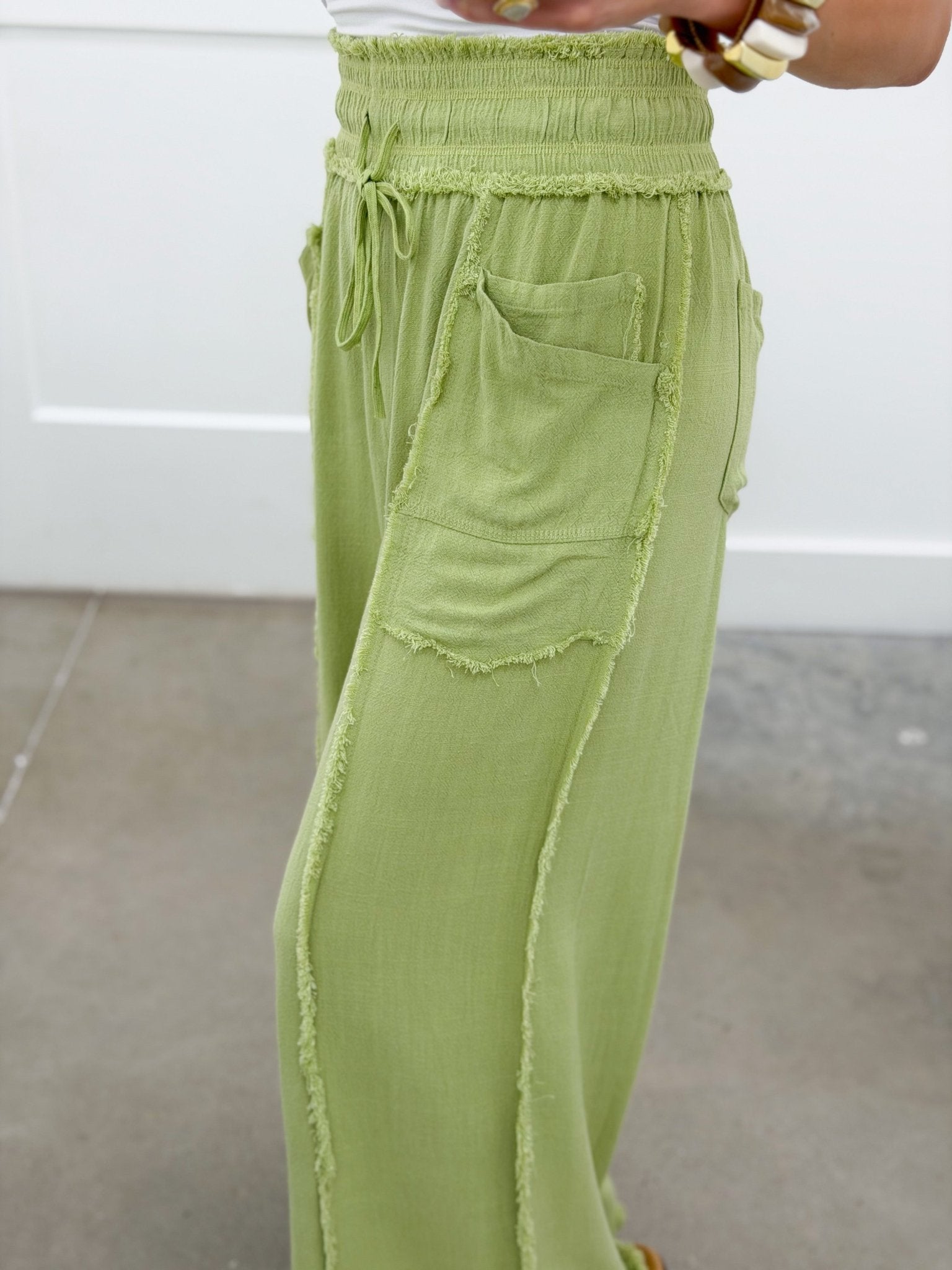 Soft linen pants with a relaxed silhouette