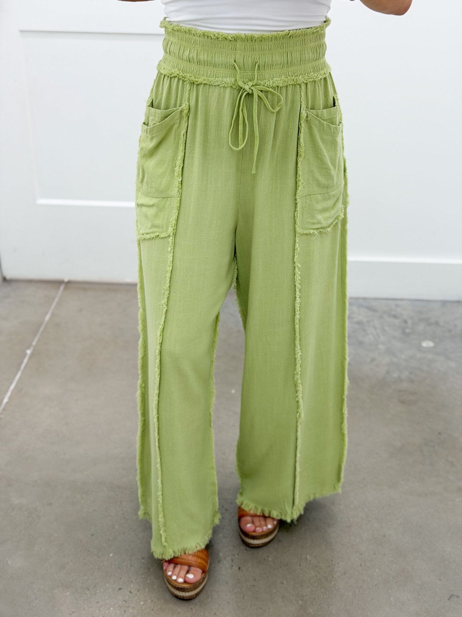 Relaxed fit linen pants with an elastic waist