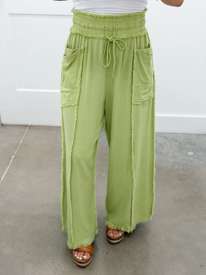 Relaxed fit linen pants with an elastic waist