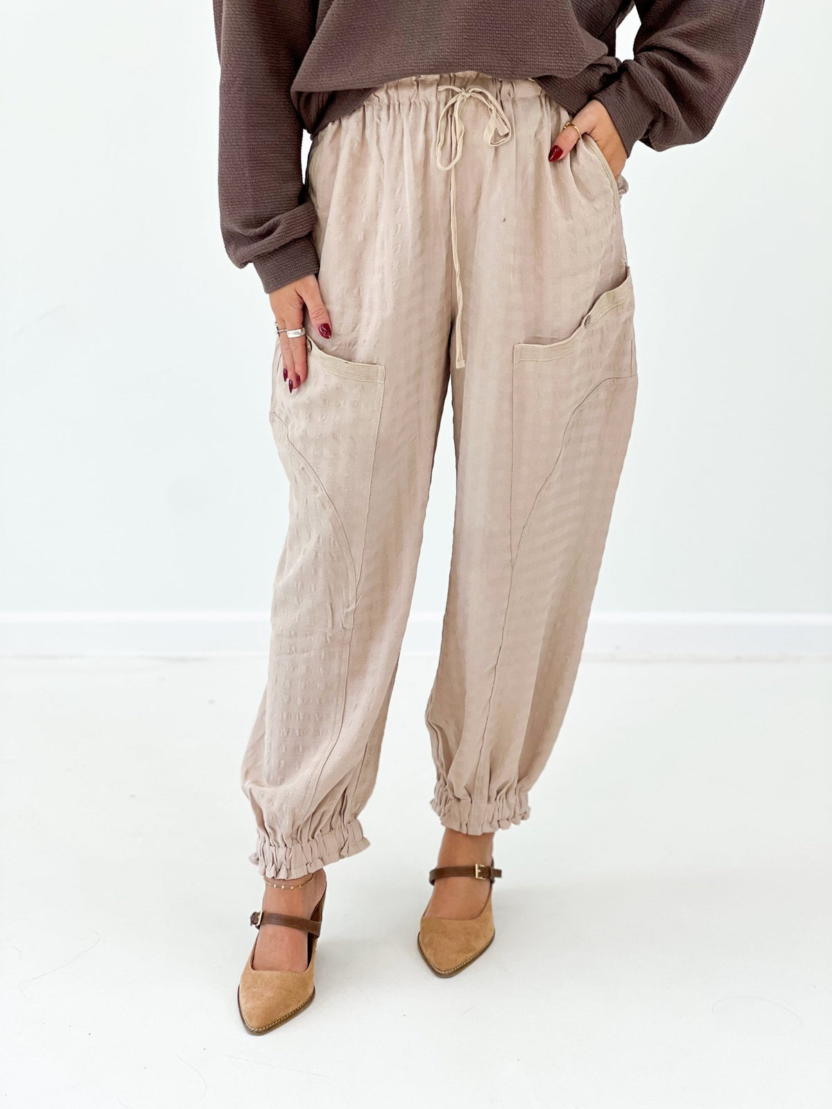 Wide leg pants with front slash pockets