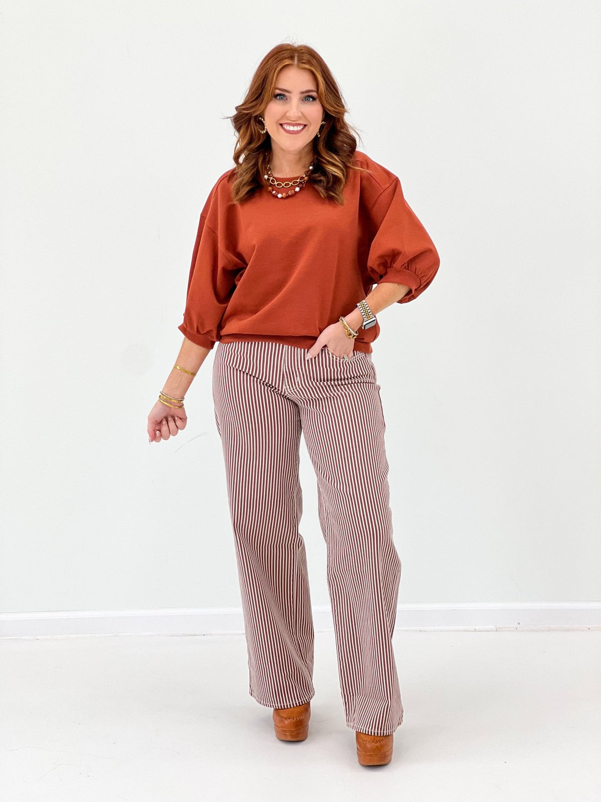 Bubble sleeve sweatshirt with a round neckline