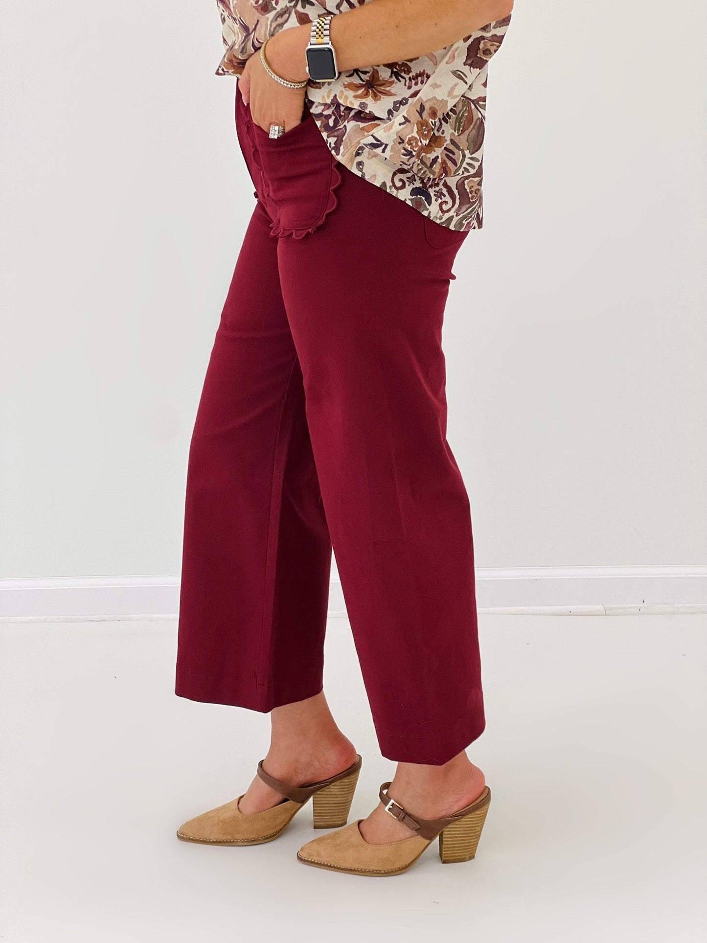 Wide leg crop pants with scalloped edge detailing