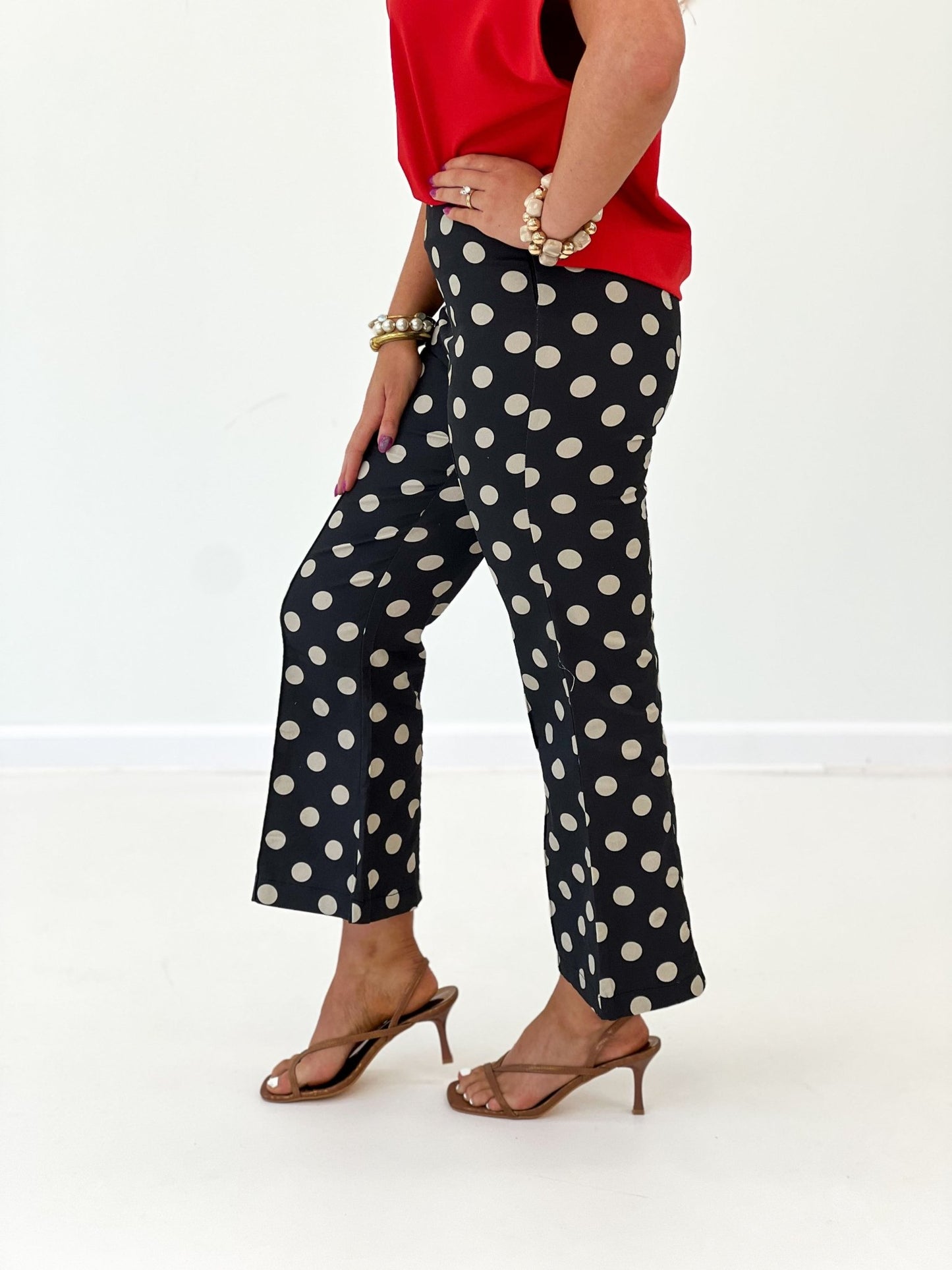 Dotted crop flare pants with a smooth waistband