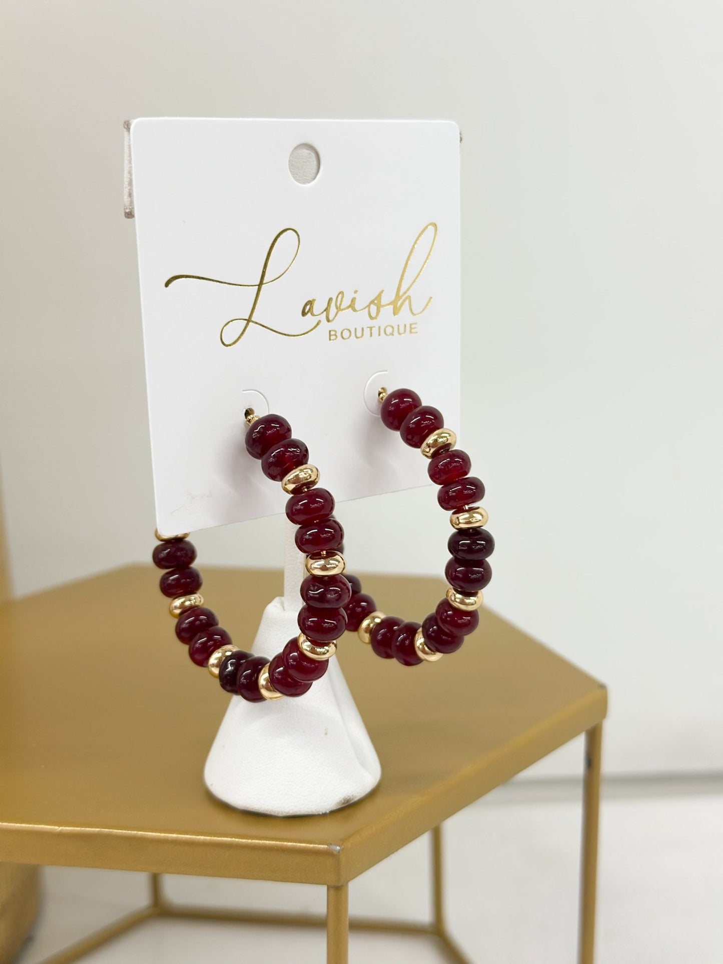 Earrings mixing natural stones and metal beads