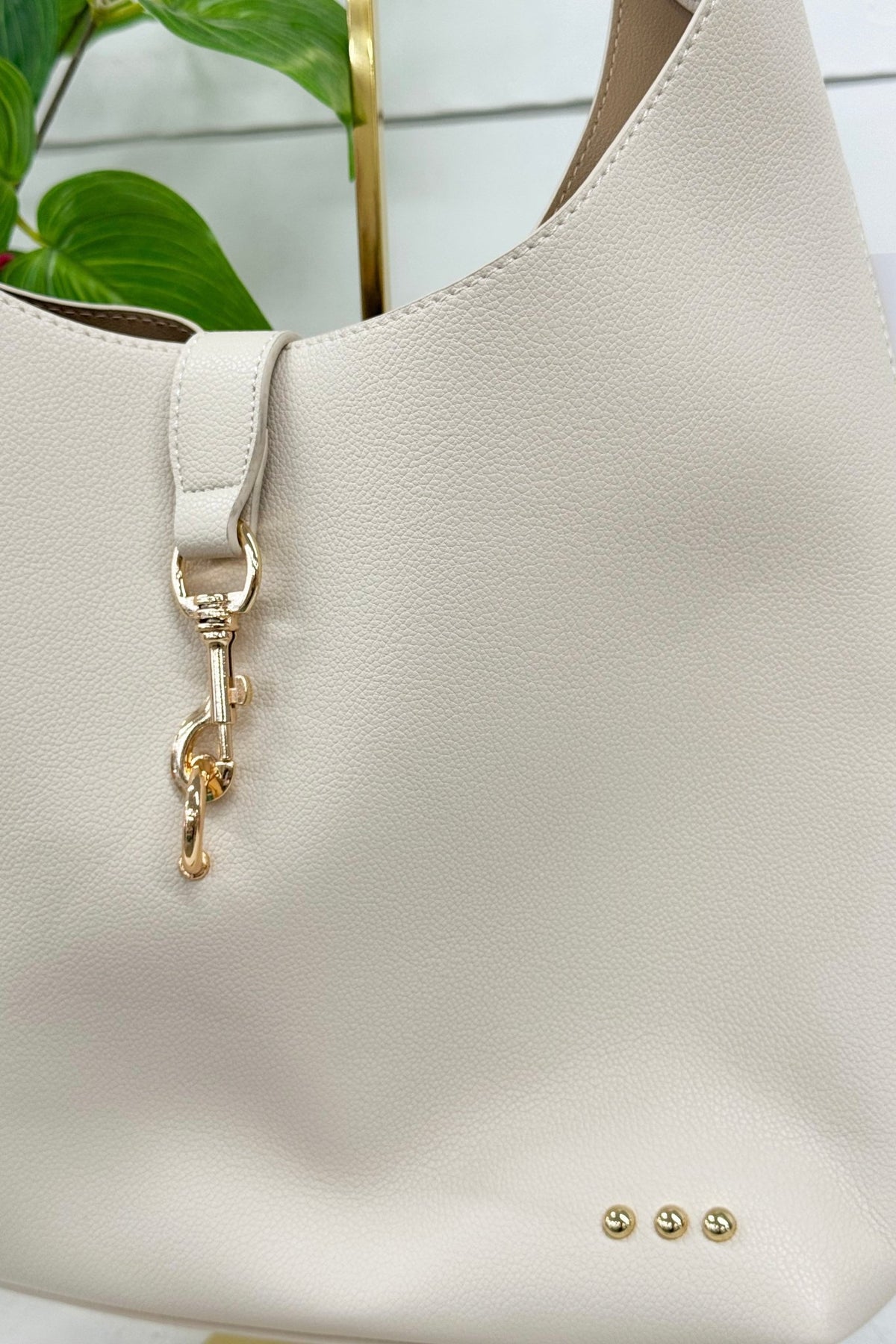 Cream hobo tote bag in smooth vegan leather