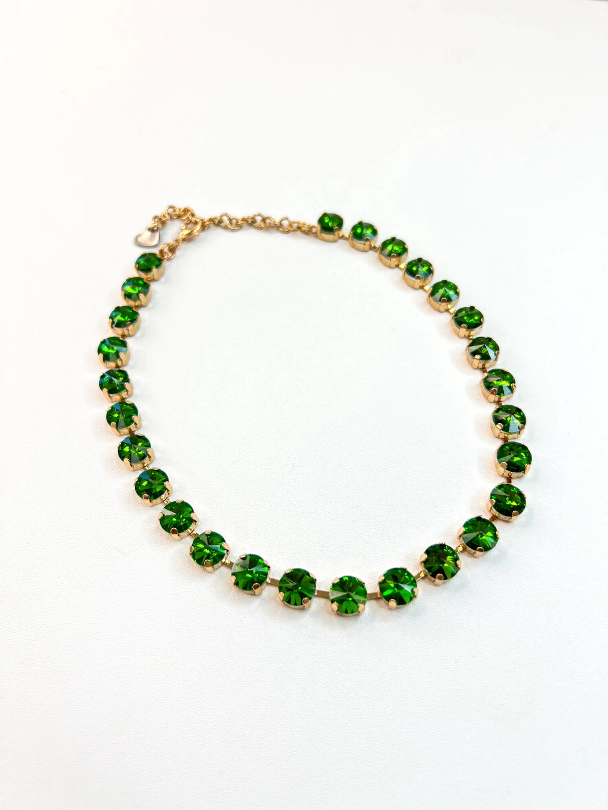 Gemstone necklace with evenly graduated beads