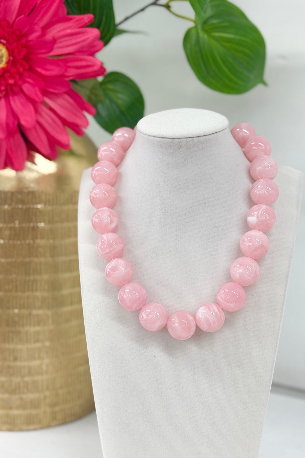 Marbled chunky bead strand necklace