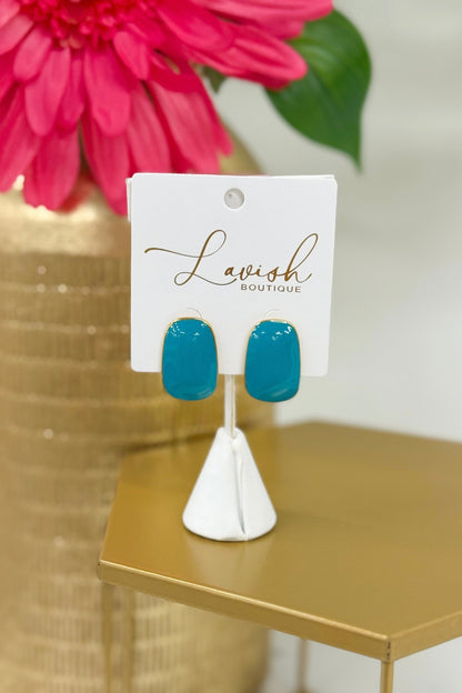 Rectangular studs with a glossy finish