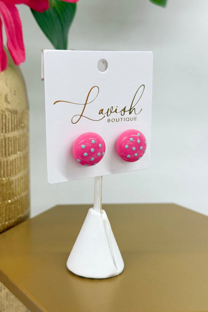 Dotted round studs in pink and blue