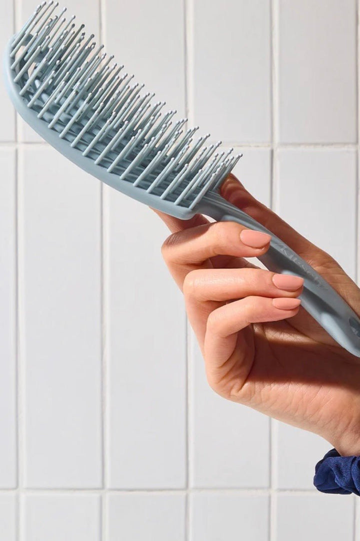 Detangling hair brush in haze blue