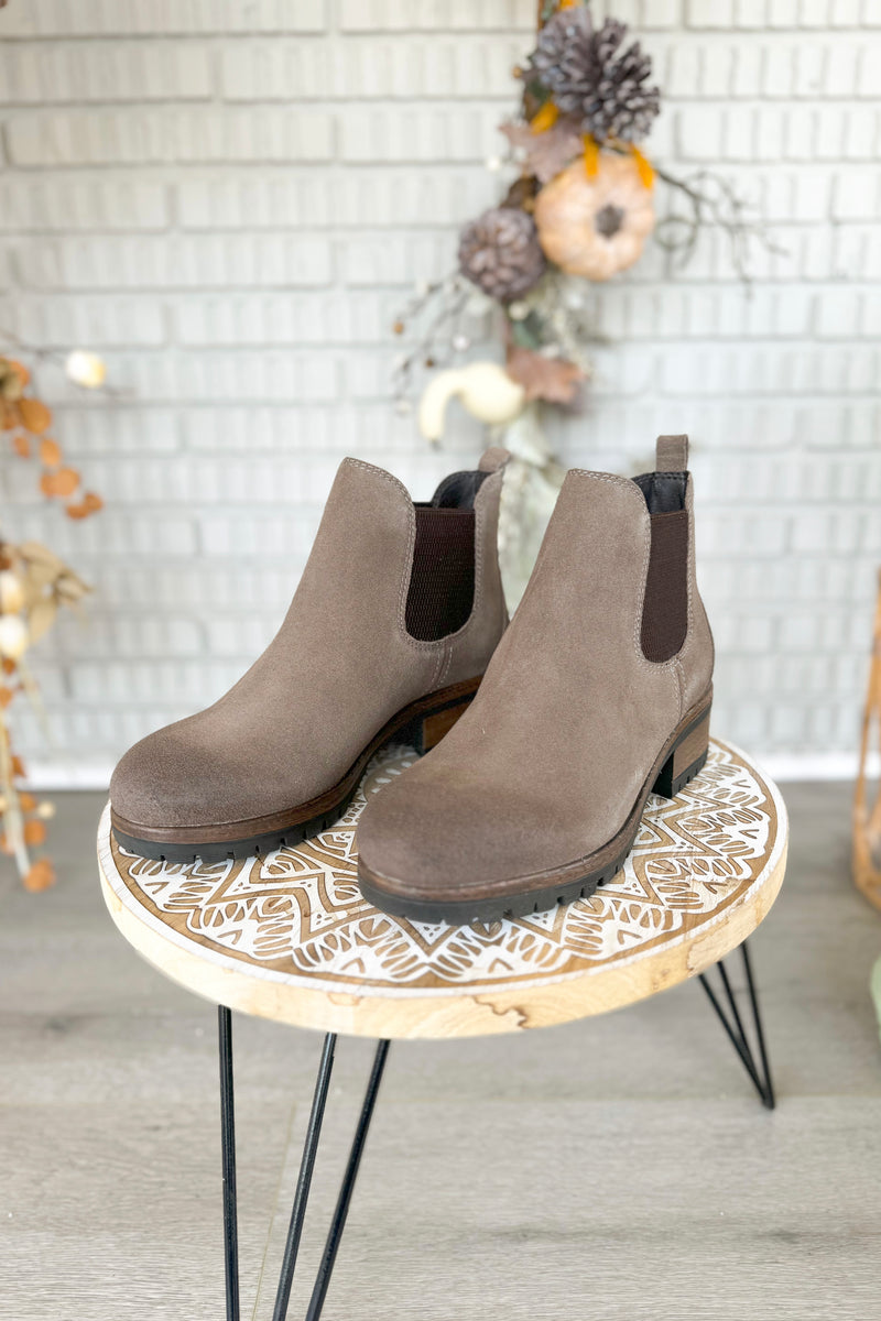 Salvia Cachet Loggia Chelsea Boot