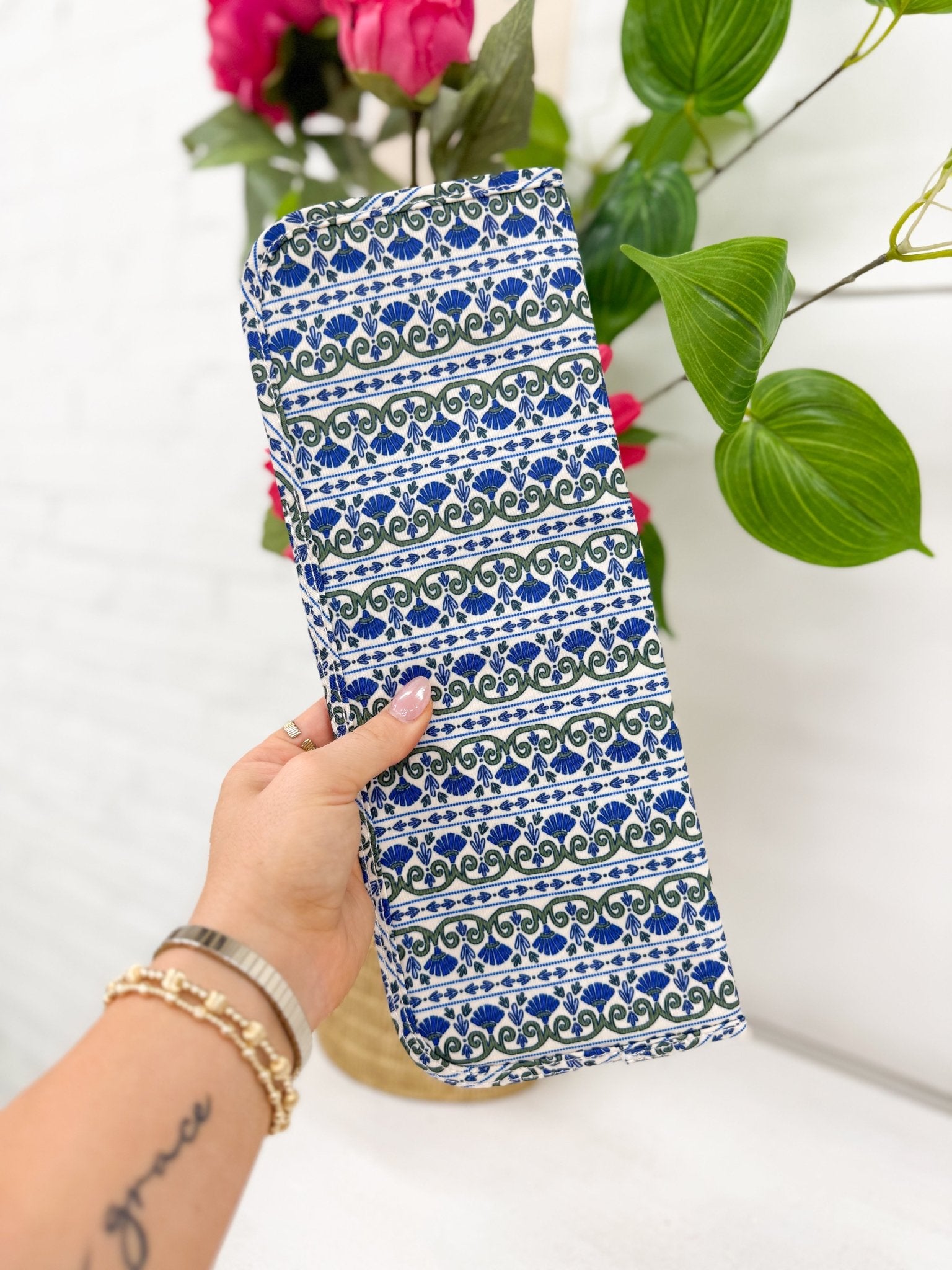 Hot tools travel cover printed with a navy foulard floral