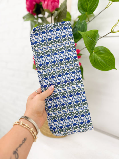Hot tools travel cover printed with a navy foulard floral
