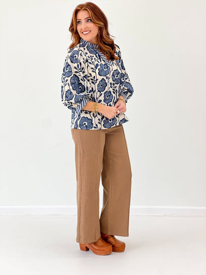 Floral print v-neck top in beige with lace trim