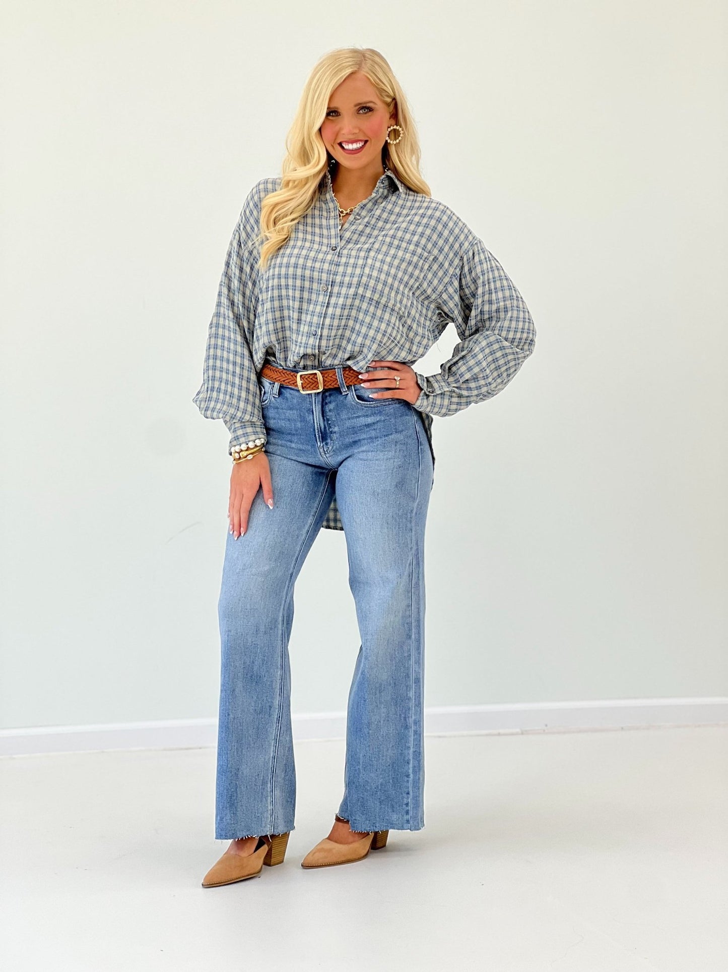 Medium denim wide leg jeans with a full length leg