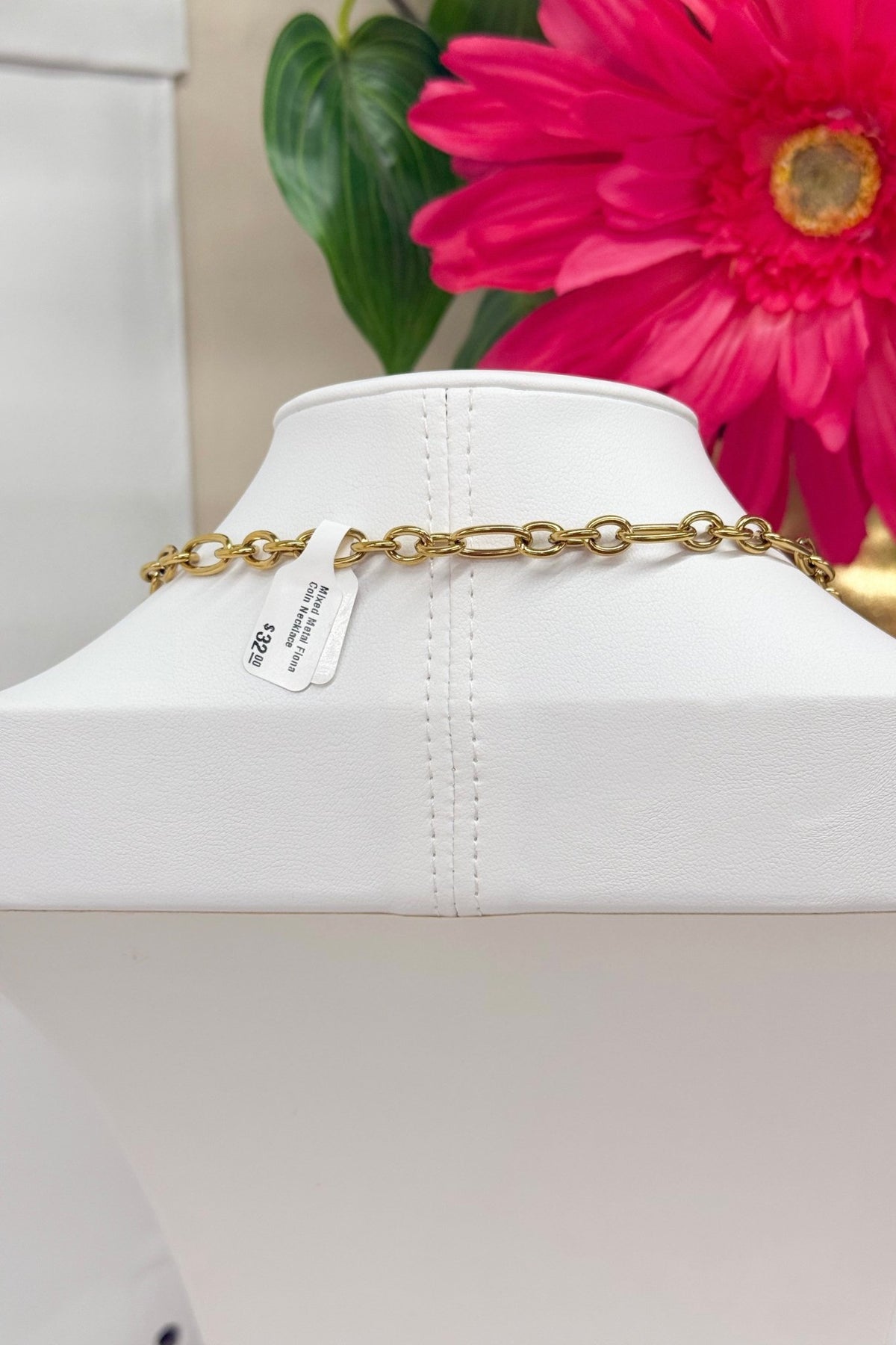 Diamond-look layer necklace in gold tone