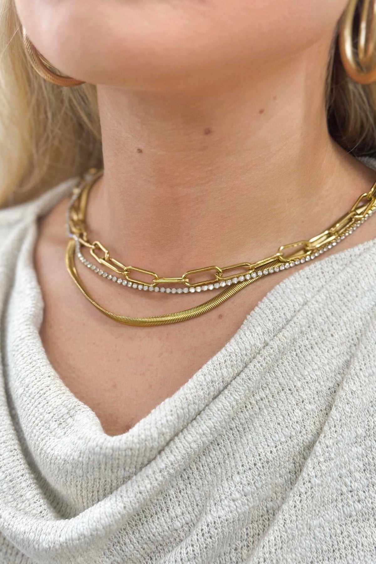 Multi-strand necklace with sparkling stones