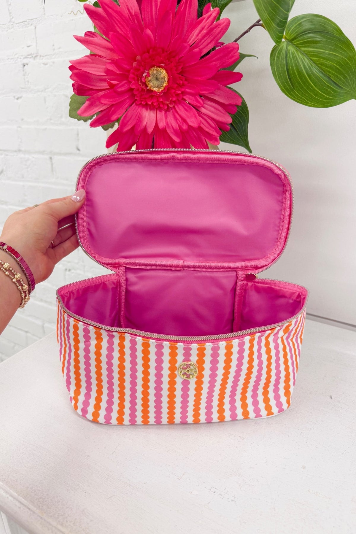 Sunstripe print Kiss and Makeup cosmetic bag