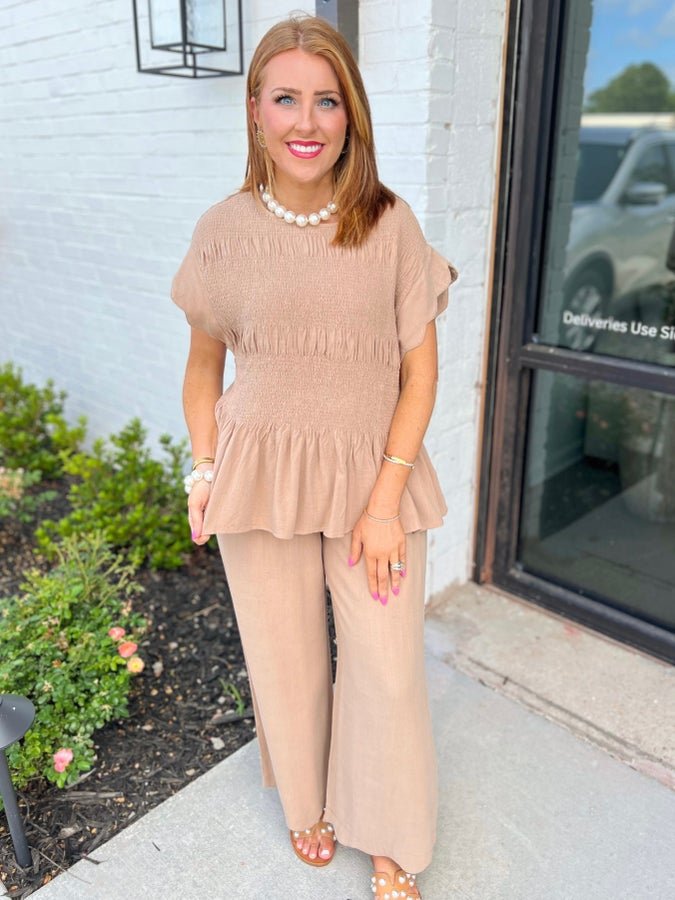 Linen set with a scallop trimmed top and bottoms