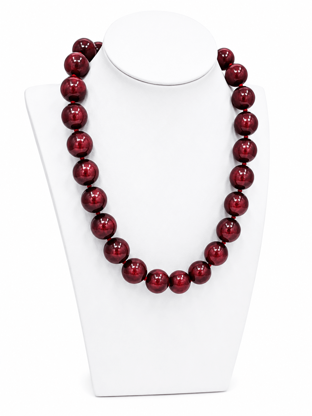 Single-strand marbled bead necklace