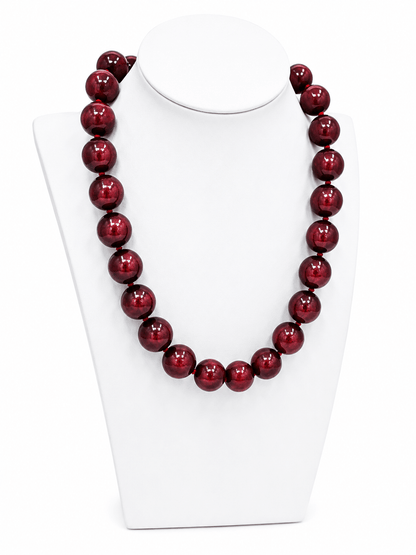 Single-strand marbled bead necklace