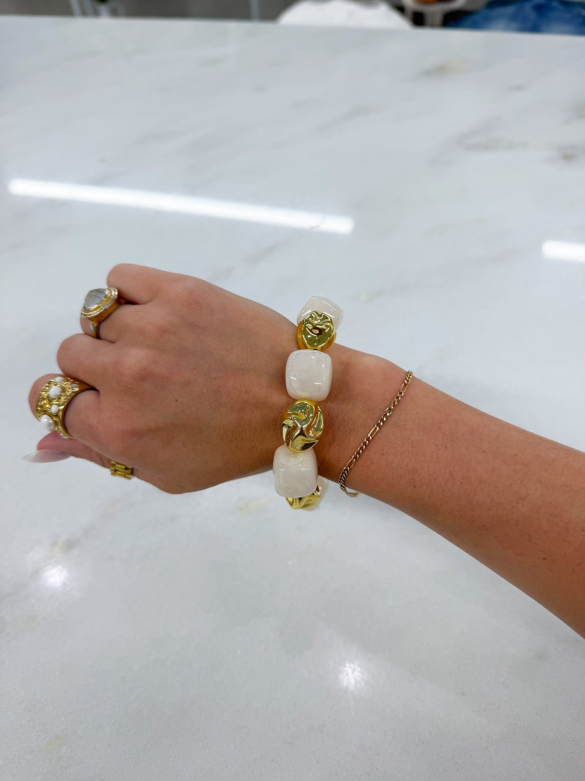 Mixed bead bracelet with a stretch fit
