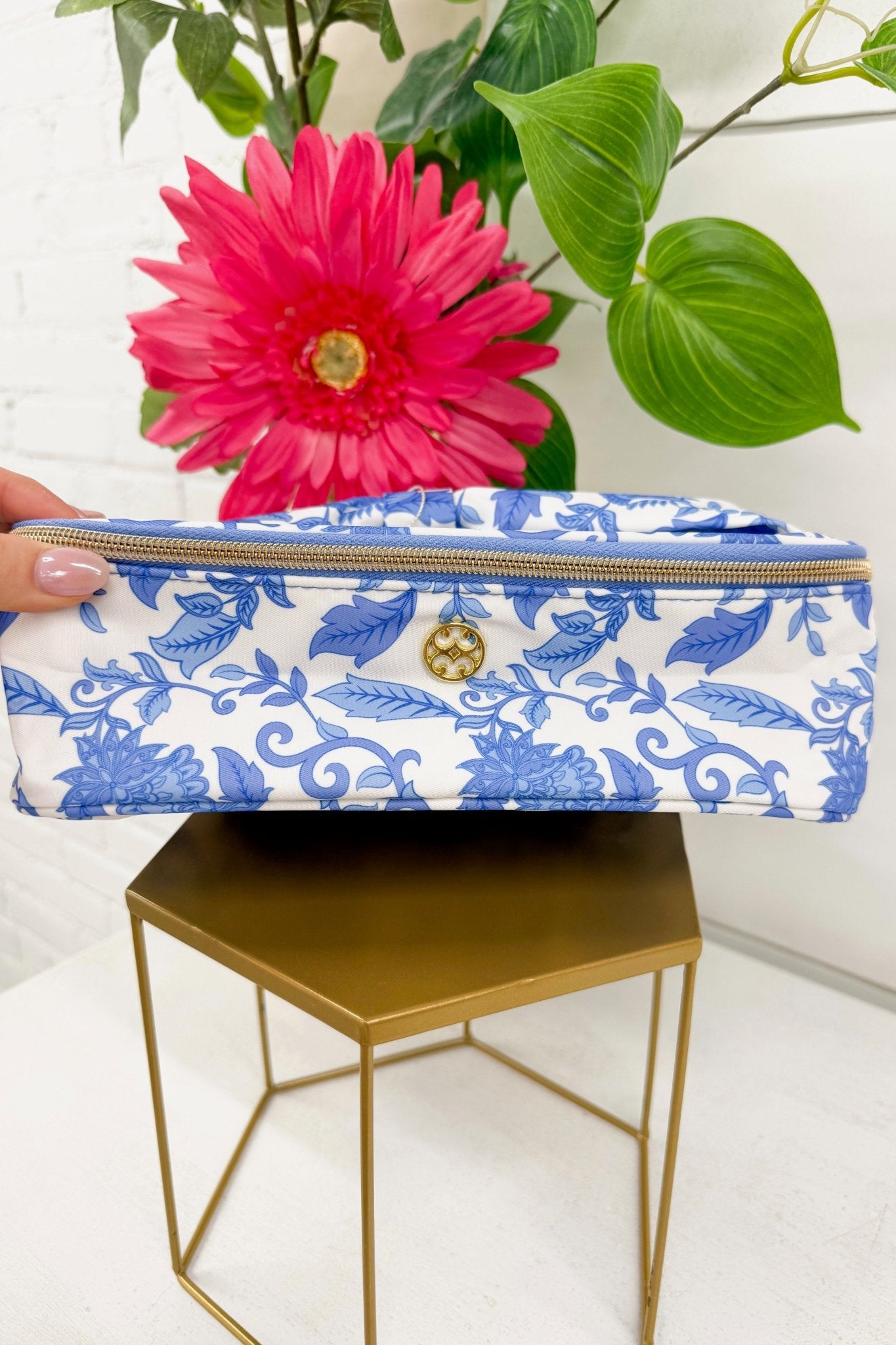 Porcelain Vibes patterned cosmetic pouch
