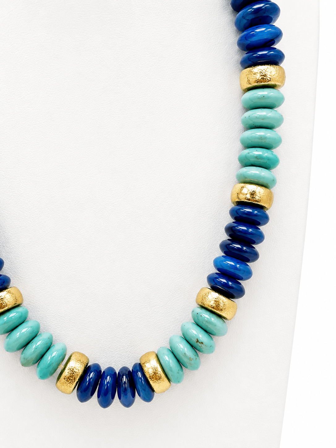 Rondelle bead necklace with a marbled finish