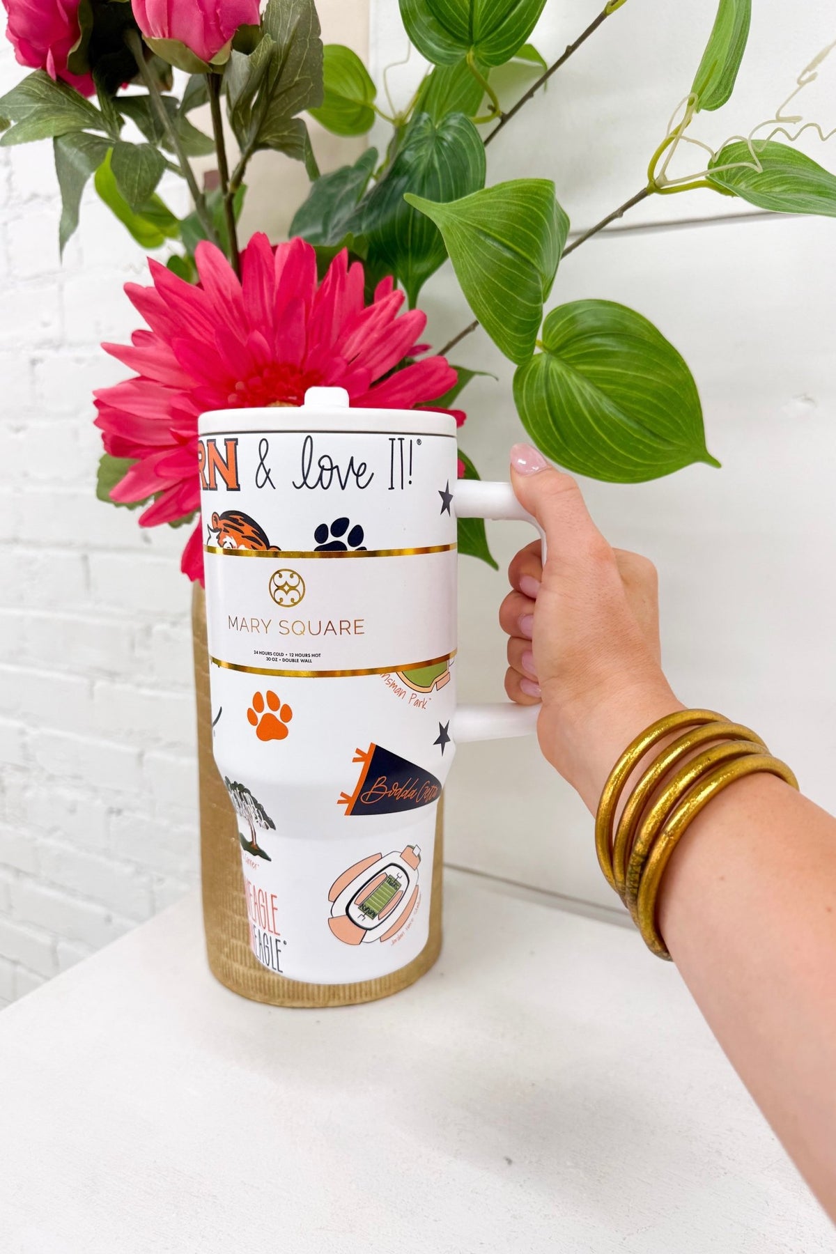 To-go tumbler holding 30oz in an Auburn Tigers design