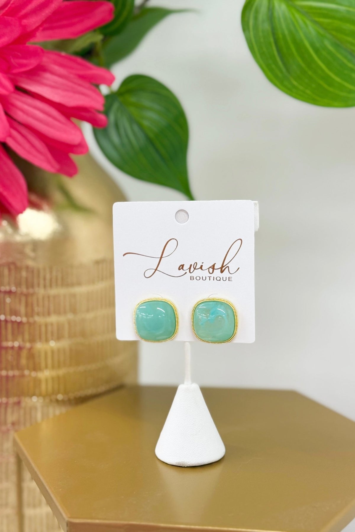 Squared mint marble stones set in gold
