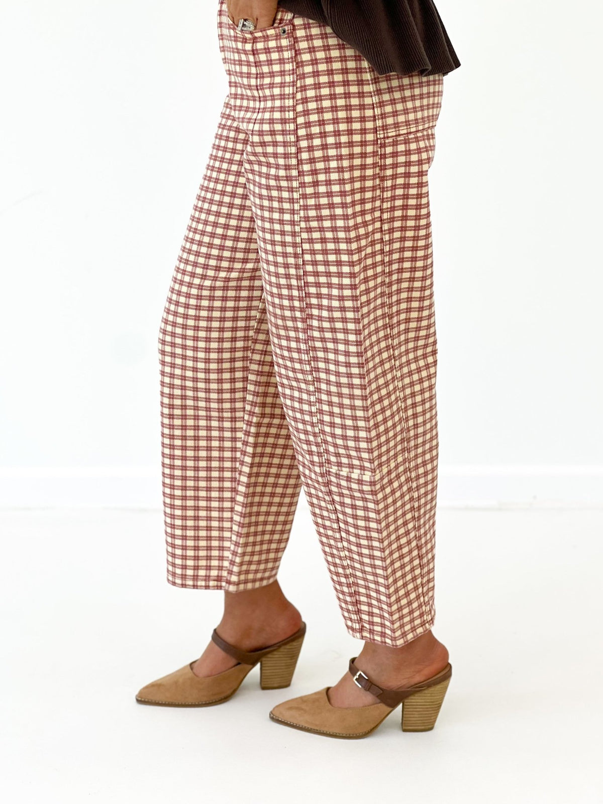 Small checker print barrel pants with a high waist