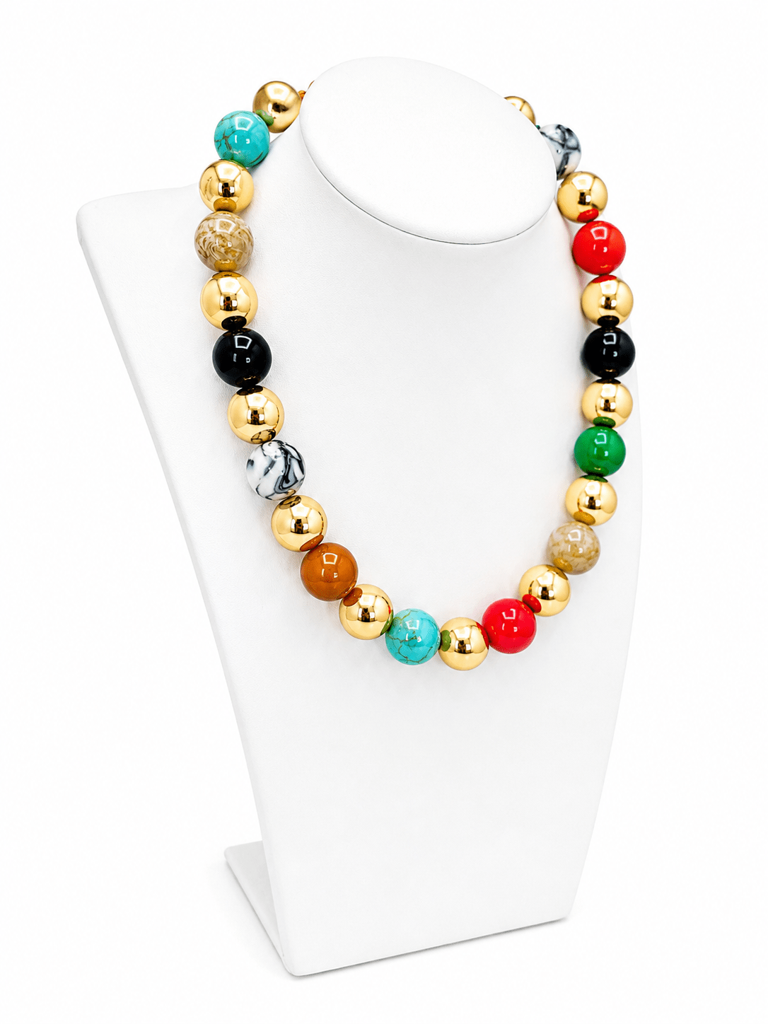 Beaded necklace alternating stones and gold rounds