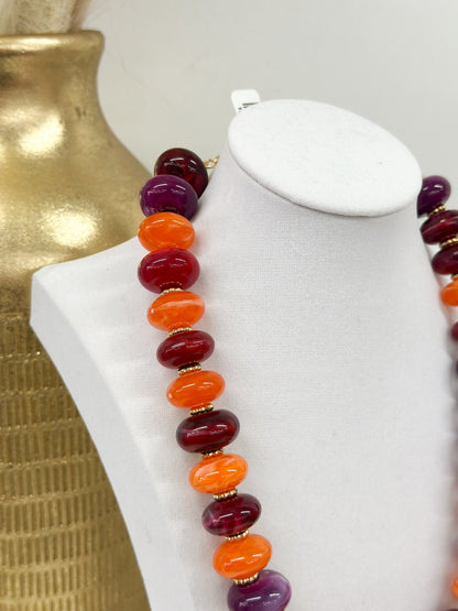 Single-strand flat bead necklace in mixed colors