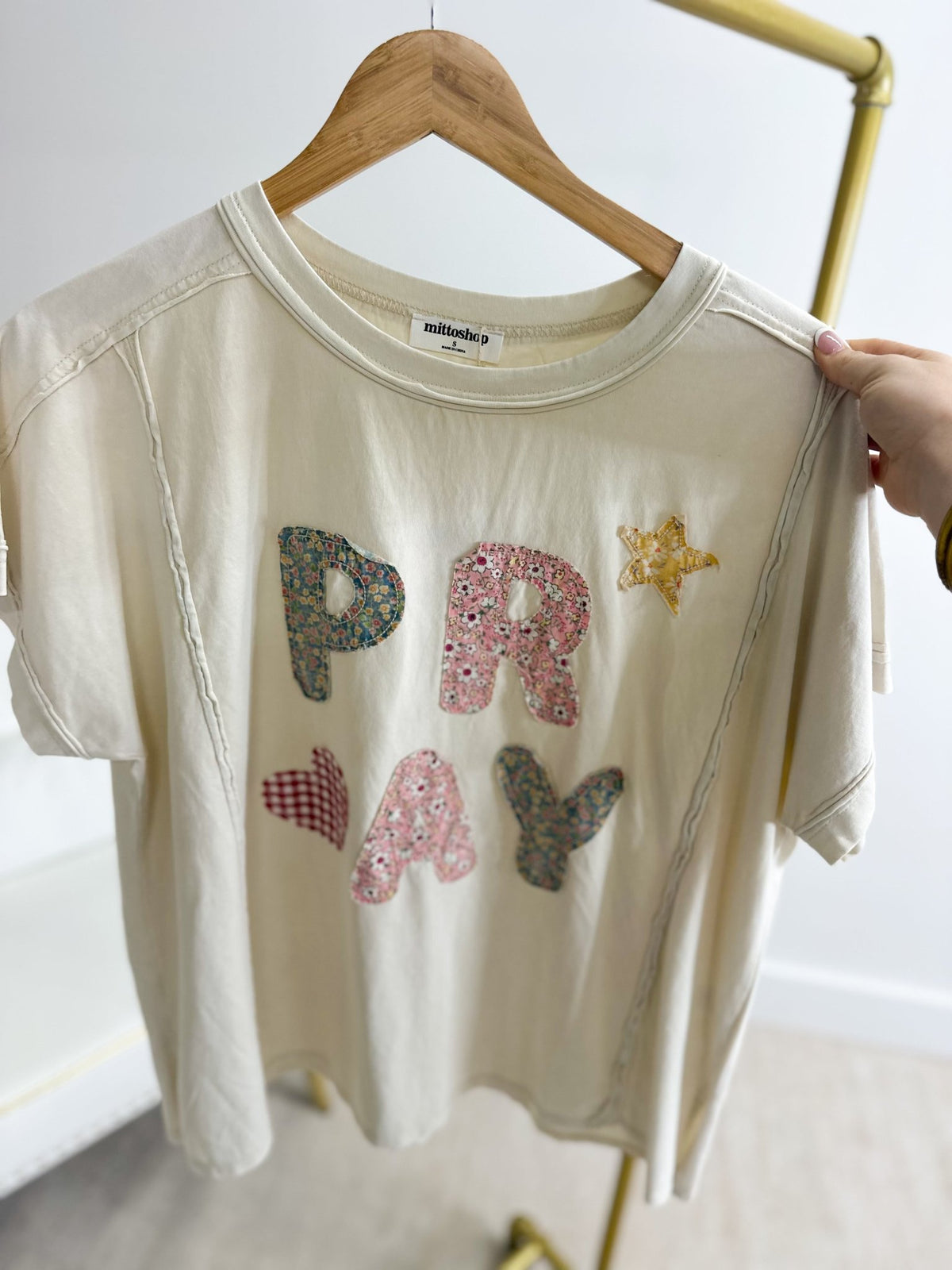 Short sleeve graphic top with a round neckline
