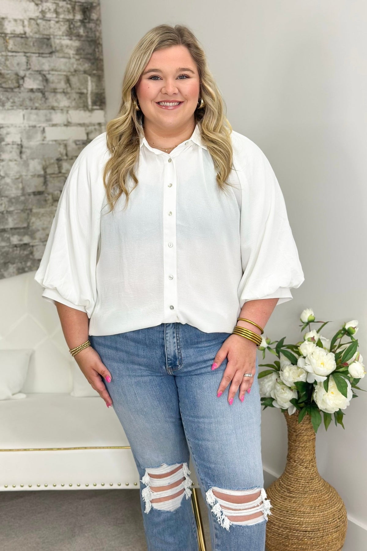 Balloon sleeve blouse in a soft off white